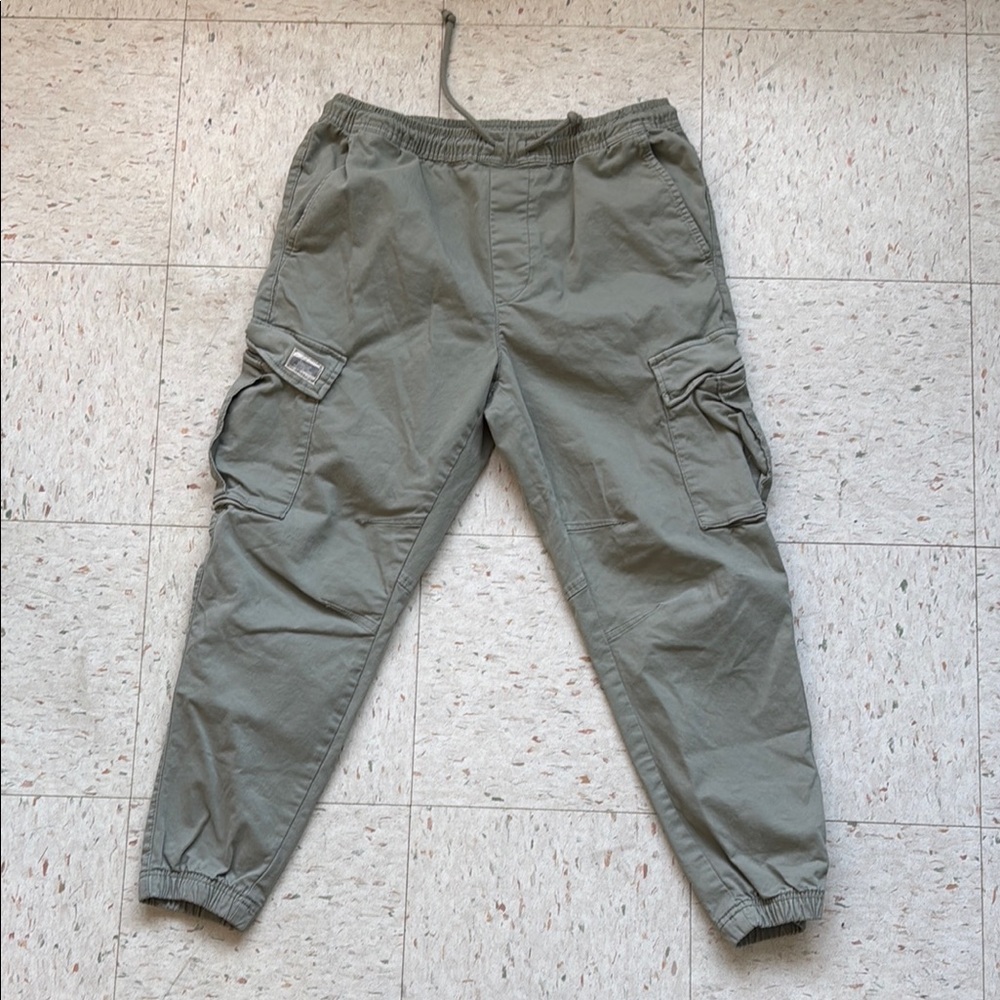 Zara Gray Cargo Pants with Loose Fit and Elastic Closure
